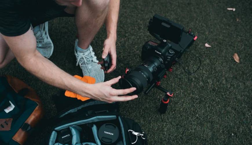 色彩心理学×动态美学，白银产品视频拍摄公司唤醒感官冲击力